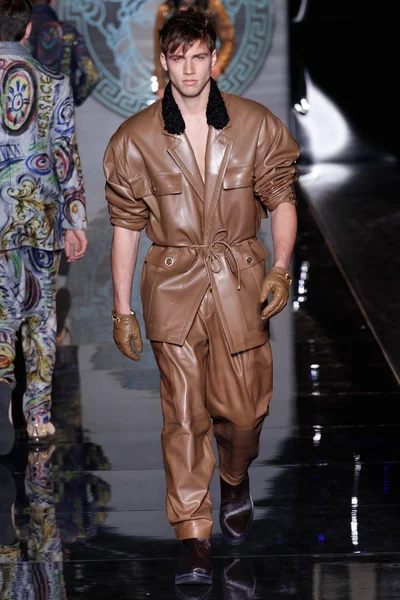 Look 24